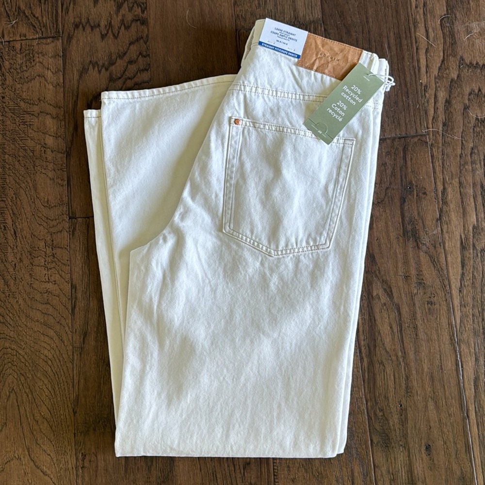 NEW! Loose Straight High Waist Denim Size 8